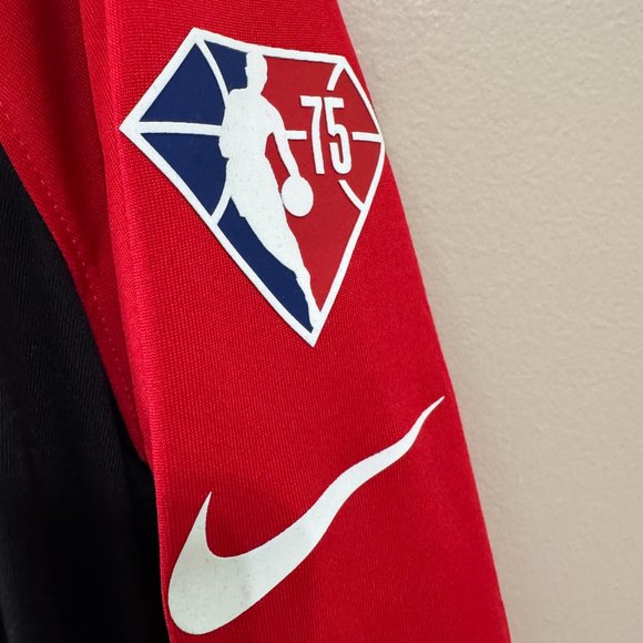 Nike NBA Atlanta Hawks Throwback Team Issue Player Pregame LS Shirt Men M NEW - Picture 3 of 8